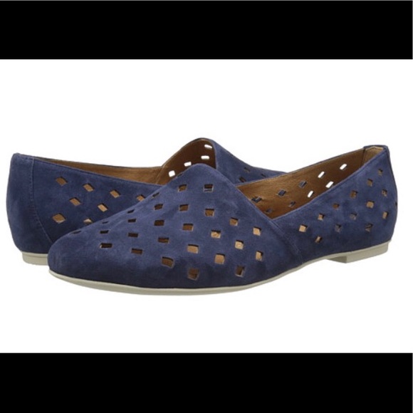 clarks fashion valley